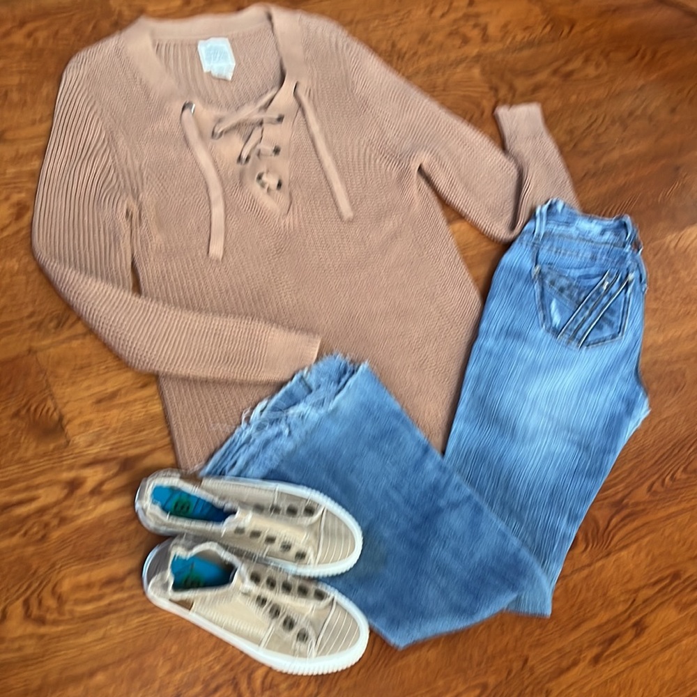 Between me & you V-Neck Lace Up Long Sleeve Knit Sweater Size M